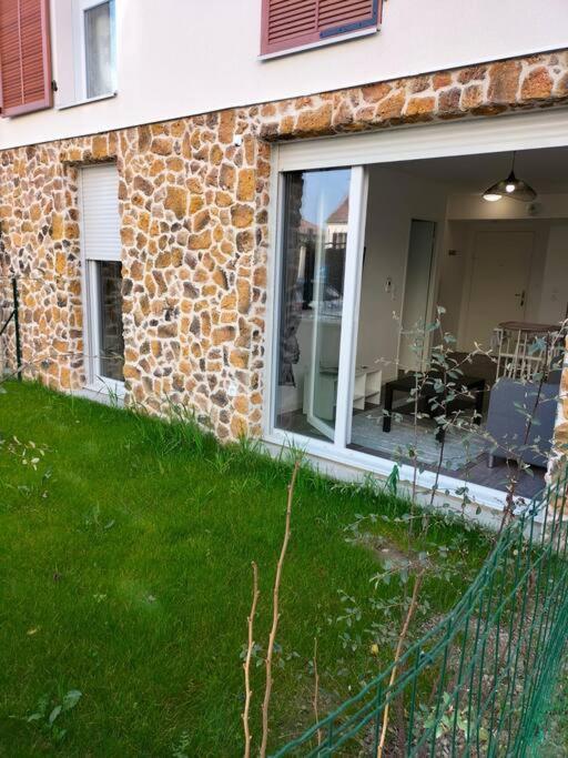 Appartement F2 De Haut Standing En Hypercentre Avec Jardin Prive A 270 M De La Gare De Mantes ! Dış mekan fotoğraf