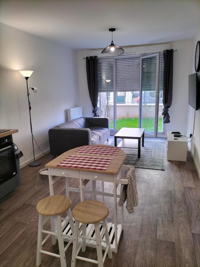 Appartement F2 De Haut Standing En Hypercentre Avec Jardin Prive A 270 M De La Gare De Mantes ! Dış mekan fotoğraf